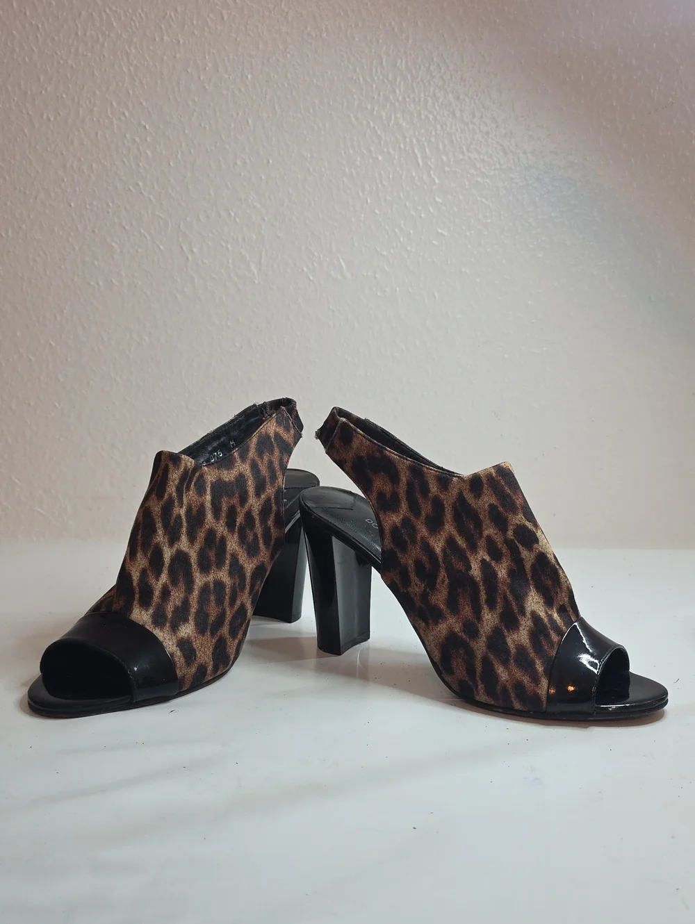 Donald J. Pliner welcome these